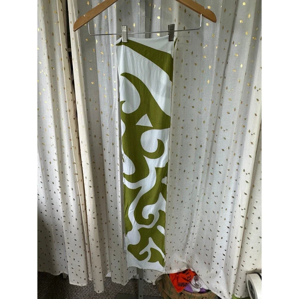NWOT Unbranded Hawaiian Polynesian Indigenous Dye Geometric Lightweight Scarf